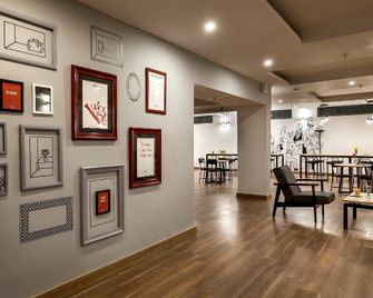 Super Townhouse 139 Ashiyana Smriti Upvan Near Emerald Mall Lucknow - Lucknow - Restaurant