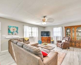 Welcoming Kentucky Home w/ Sprawling Views! - Corinth - Sala de estar