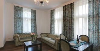 Ferdinandhof Apart-Hotel - Karlovy Vary - Sala de estar