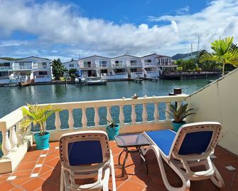 Comfortable villa near the beach - Jolly Harbour - Balcony