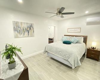 Bear Creek Lodge - Port Richey - Bedroom