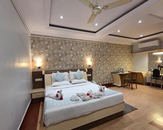 Micro Continental - Jhārsuguda - Bedroom