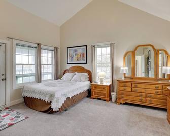 3 Mi to Beach: Golfer's Paradise in Lake View! - Hamburg - Bedroom