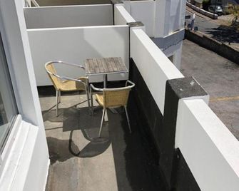 Riviera Hotel - Torquay - Balcony
