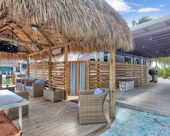 Paddle House Boat Ramp Trailer Parking Slip - Key Largo - Patio