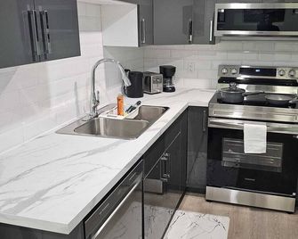 Brighton B-Suite - Saskatoon - Kitchen