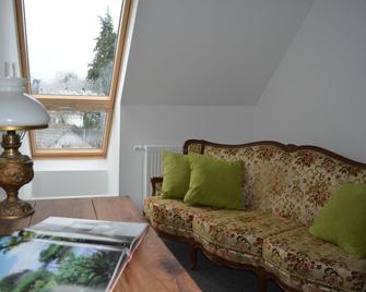 Hotel 'Cafe Verkehrt' - Wellcome Motorbiker, Berufsleute und Reisende im Schwarzwald - Murg - Sala de estar