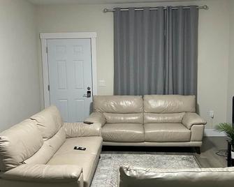 Cute n Lovely - Timberlea - Wohnzimmer