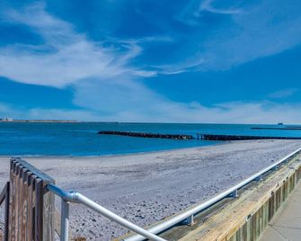 Shore Townhouse steps from the surf and sandA+ best/safe neighborhood!!! - Atlantic City - Strand