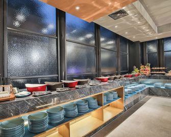 Pagoda Hotel Hangzhou West Lake Wulin - City Center and Family Friendly - האנגג'ואו - בופה