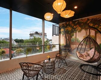 Eliana Signature Hanoi Hotel - Hanoi - Balcón