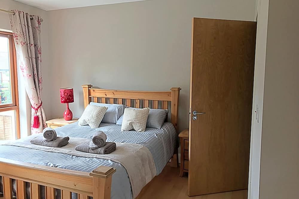 Immaculate 3-bed House With Private Secure Garden - Westport - Chambre