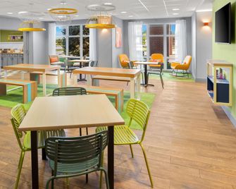 Spark by Hilton Grand Island - Grand Island - Restaurant