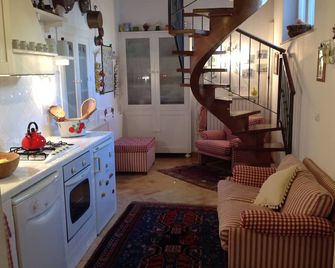 B&B Michelangeli - Private parking - אורבייטו - סלון