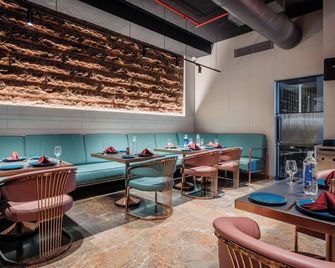 Phoenix Resort - Rajkot - Restaurant