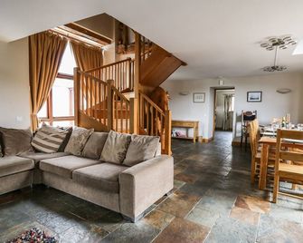 Maes Y Berllan Barn - Abergavenny - Living room
