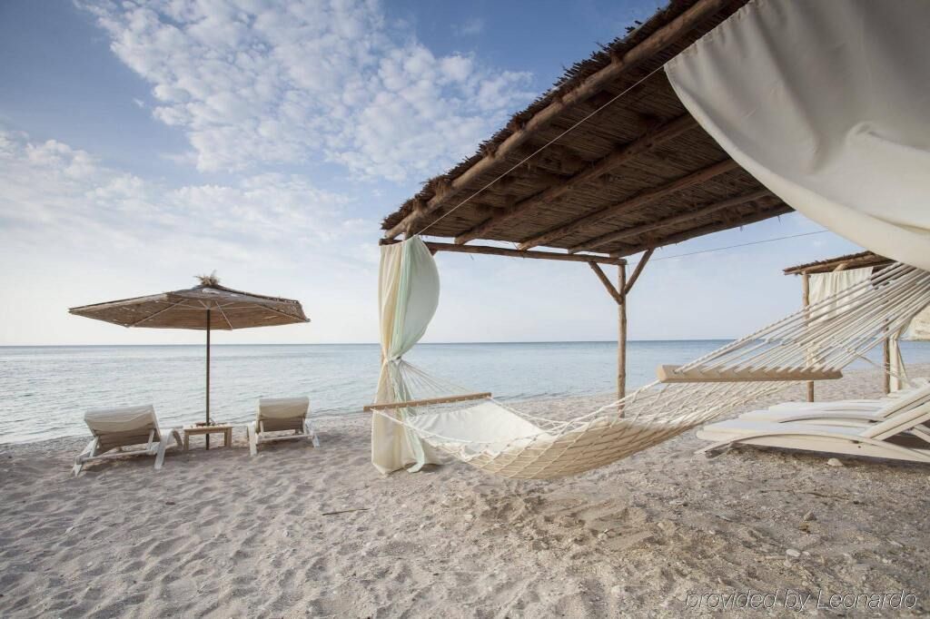 ثراسيا كليفس غولف & بيتش ريزورت