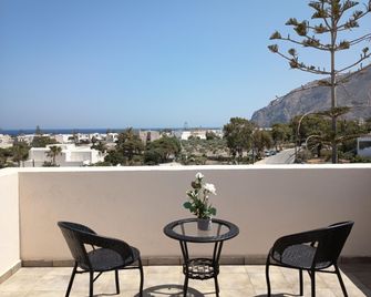 Sweet Heart Studios - Fira - Balkon