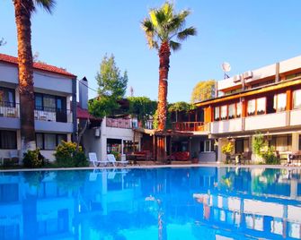 Artemis Yörük Hotel - Pamukkale Denizli - Pamukkale - Pool
