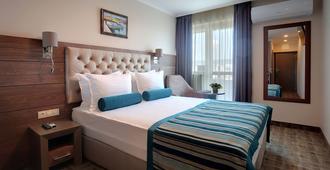 Hotel & Casino Cherno More - Varna - Bedroom