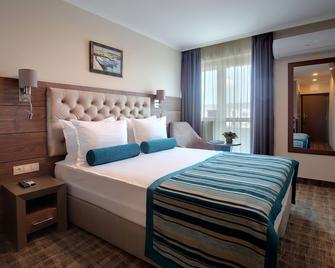 Hotel & Casino Cherno More - Thành phố Varna - Phòng ngủ