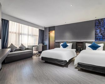 Insail Hotels (Guangyuanxincun Jingtai Pedestrian Street Guangzhou) - Guangzhou