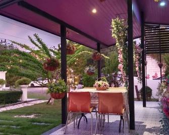 Sweet Garden Home Resort - Satun - Patio