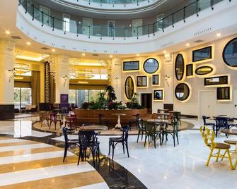Diamond Premium Hotel & Spa - Side - Restaurant