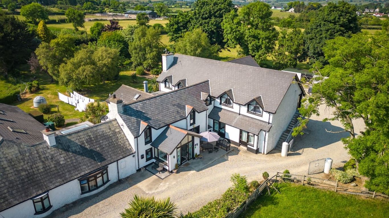 The Briers Country House