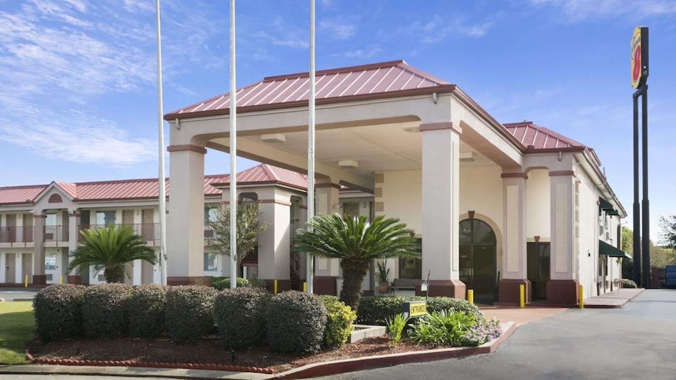 Super 8 by Wyndham Baton Rouge/I-12