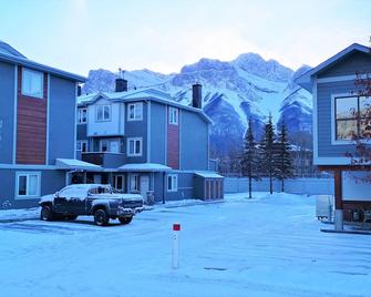Canadian Rockies Chalets - Canmore - Building