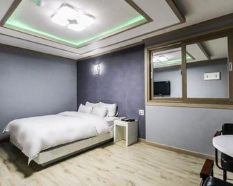 Mokpo Maldives - Mokpo - Habitación