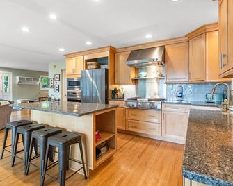 Overlook Chalet - Hague - Kuchyň