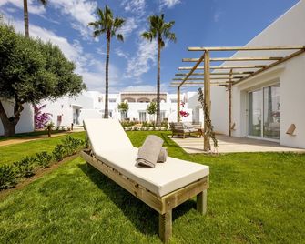 Eques Petit Resort - Cala d'Or - Patio