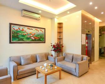 OYO Saki Hotel - Hanoi - Living room