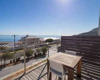 Camps Bay studio apartment - luxurious with stunning sea view - Cape Town - Balcony