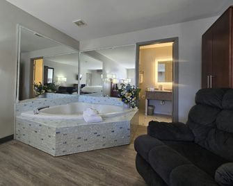 OYO Hampton South Carolina Hwy 278 - Hampton - Bedroom