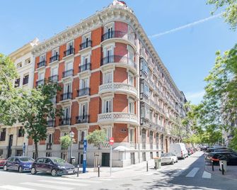 AYZ Juan de Mena - Auto check-in property - Madryt - Budynek