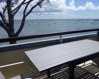 Duplex apartment, feet in the water - Damgan - Balcony