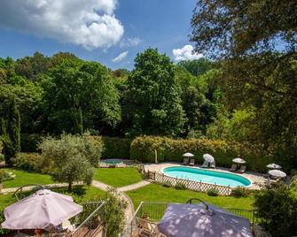 Pian Delle More - Sassetta - Pool