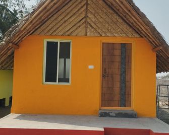 Hampi Blue Moon Resort - Hampi