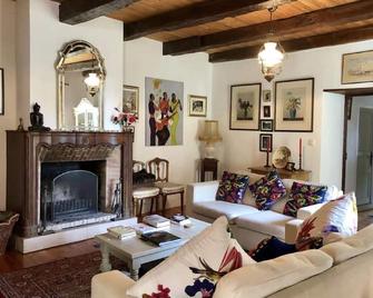 16th century Najac farmhouse - Najac - Living room