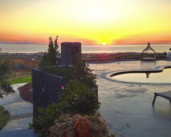 Thea Luxury Resort - Fira