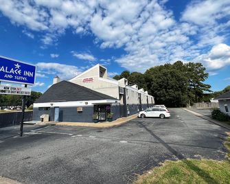 Palace Inn & Suites - Newport News/Jefferson Ave - Newport News Hamp - Bâtiment