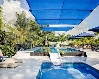 Turtle Bay Lodge - Luganville - Zwembad