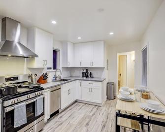 Newly Furnished! Recently Renovated! Cute Space! Close To Sfo! - South San Francisco - Kitchen