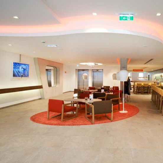 Simm's Hotel image 1