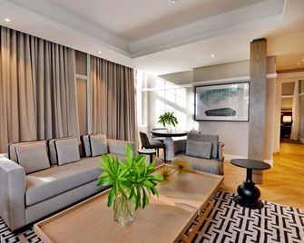 The Victoria Falls Hotel - Victoria Falls - Sala de estar