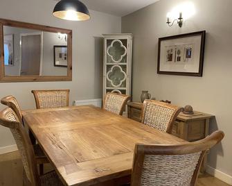 The Fort Archway - ground floor apartment at The Highland Club, Loch Ness - Fort Augustus - Dining room