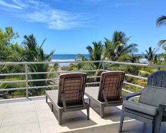 Mariposa Blanca Playa Lajas Large Modern Beach House - Remedios - Balcón